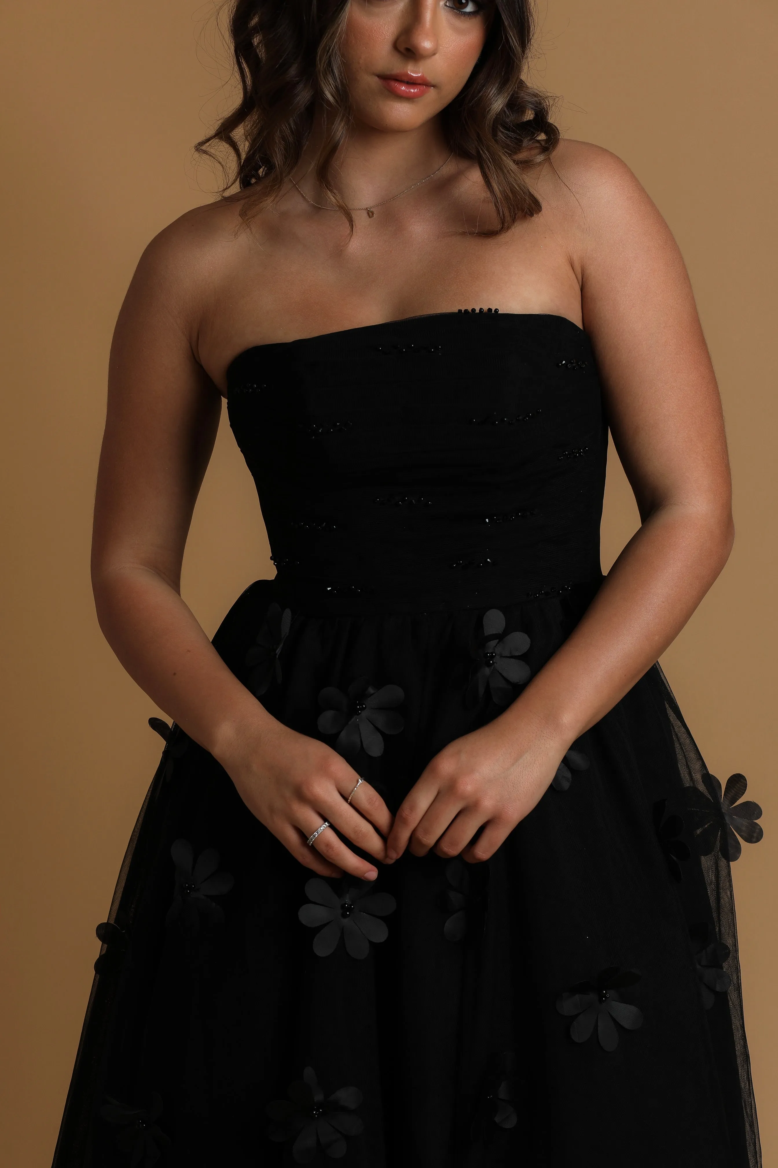 Black straight neckline