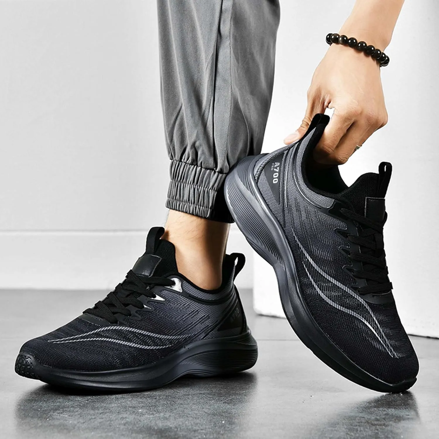 Men's Running Shoes Fashion Sneakers Lightweight Breathable Mesh Lace Up Mesh Walking Shoes Workout Casual Sports Shoes Cross Training Sneakers Women's Running Shoes