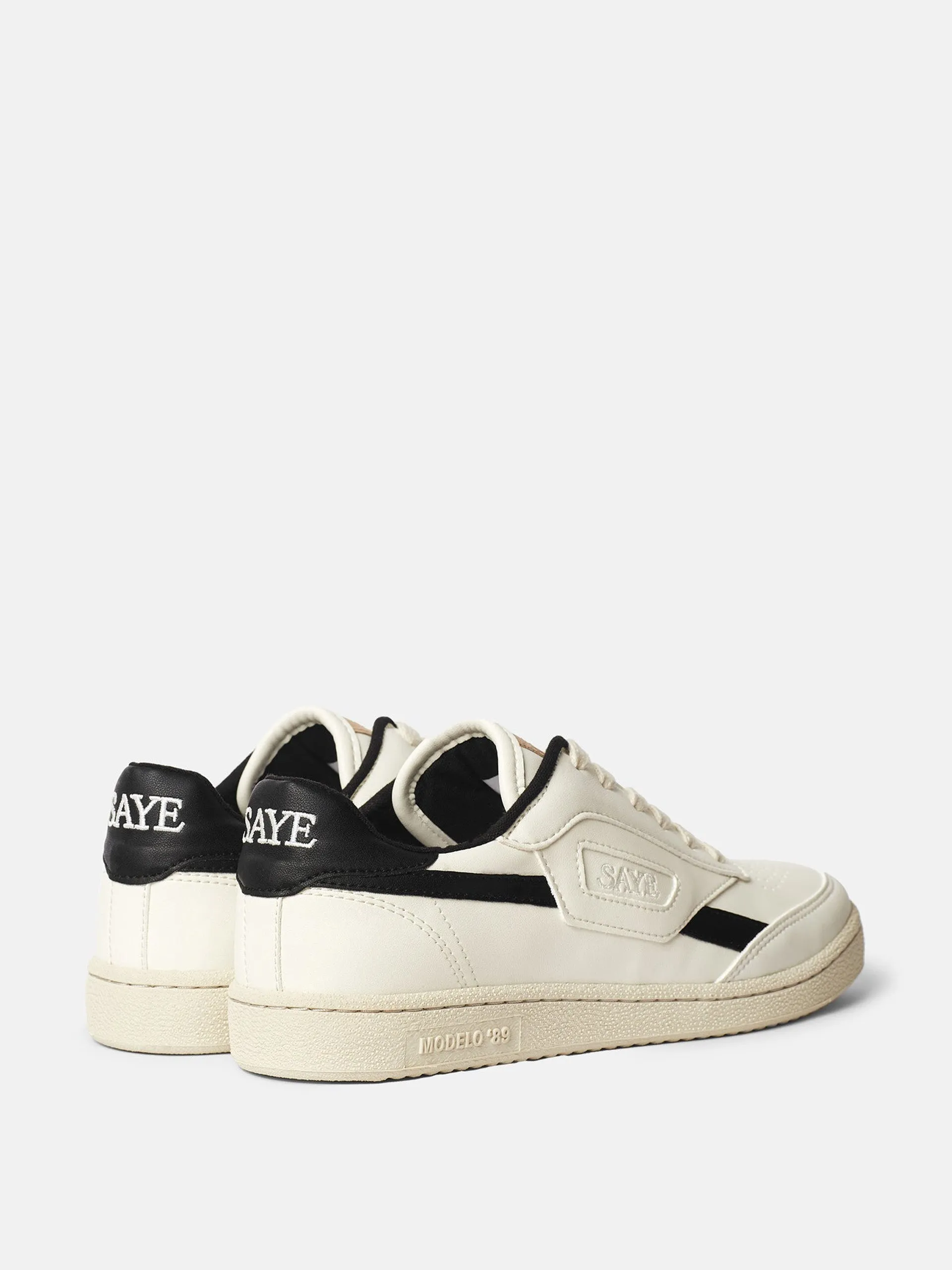 Modelo '89 trainer in black