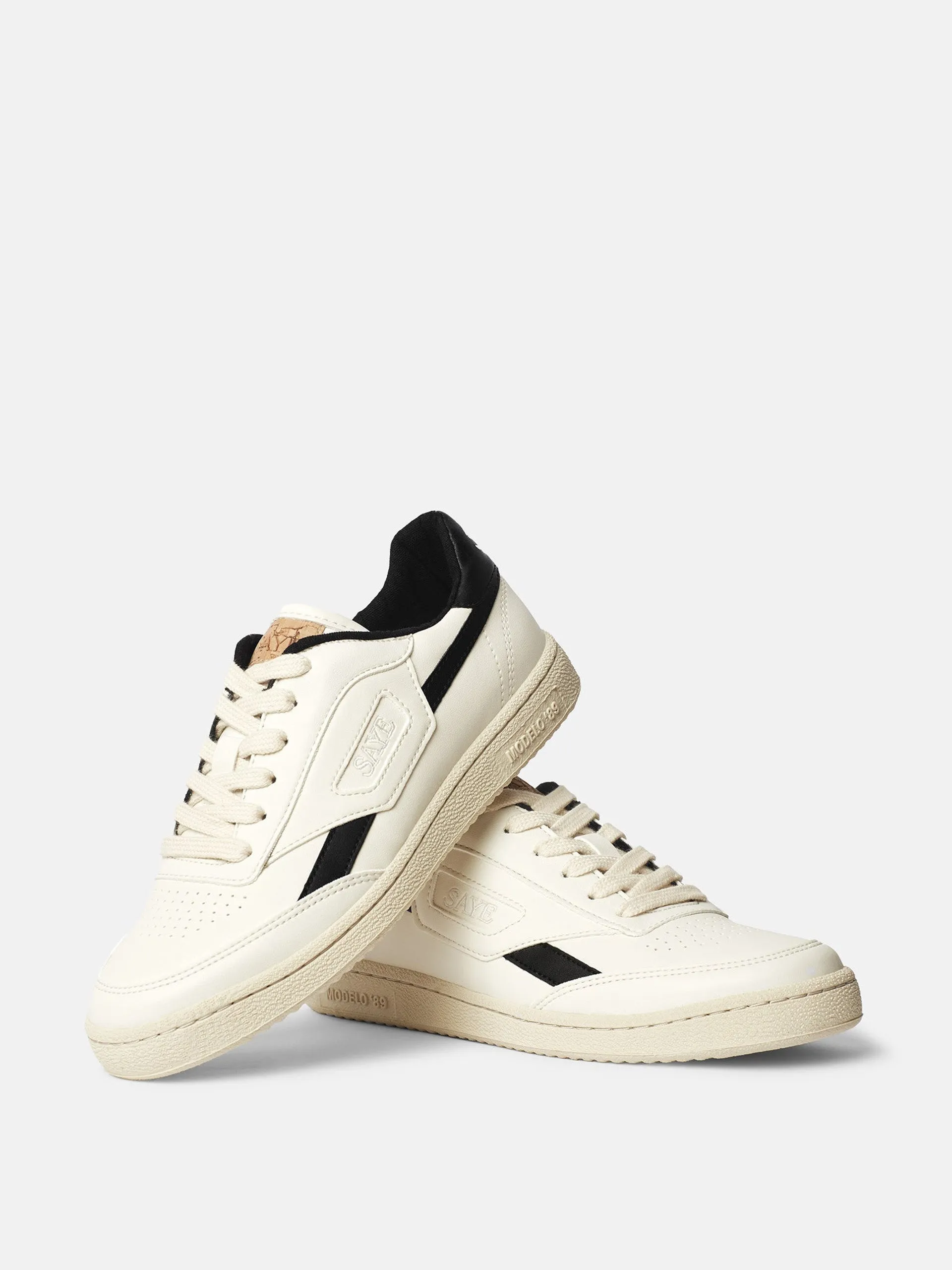 Modelo '89 trainer in black