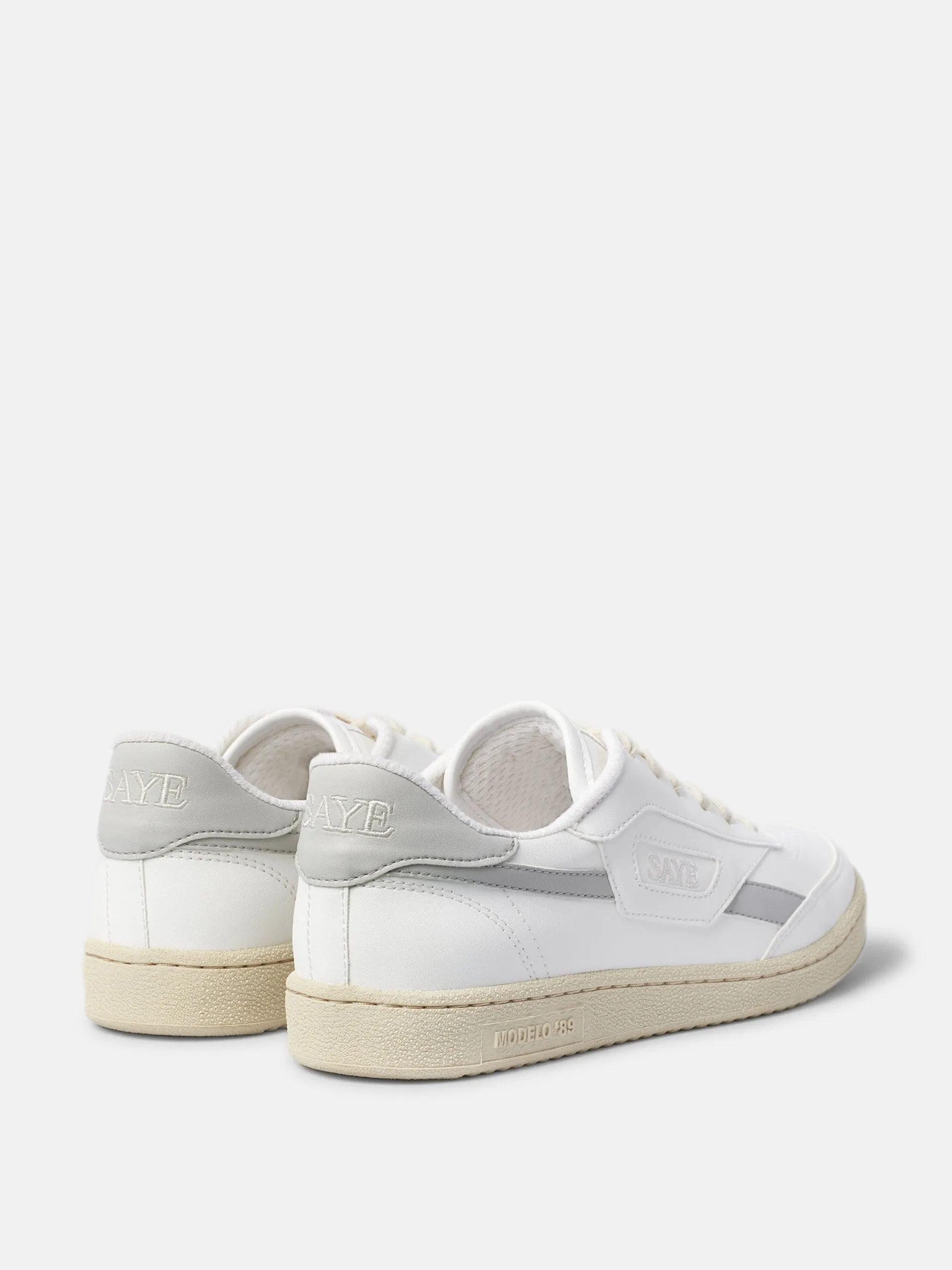 Modelo '89 trainer in gris