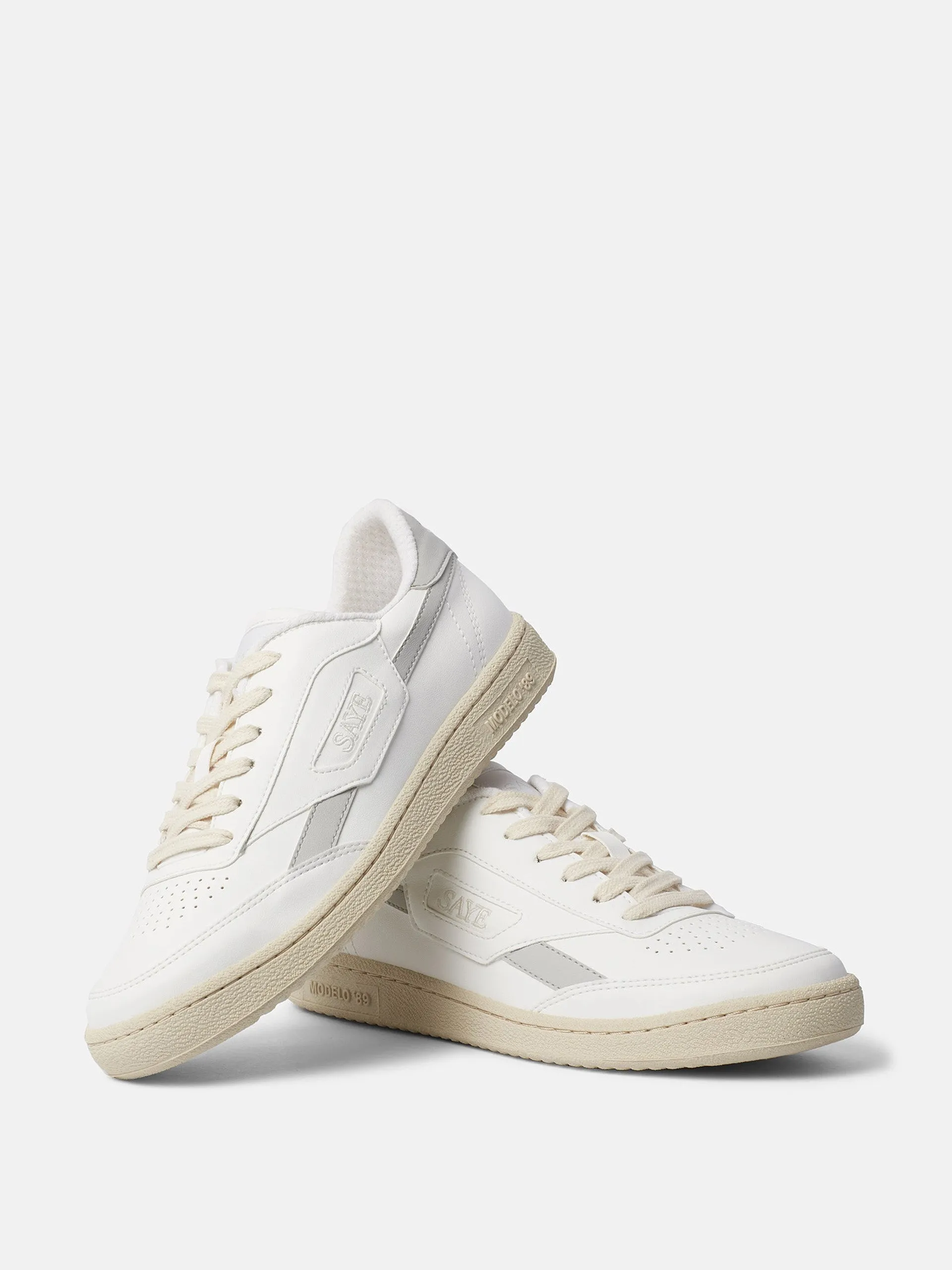 Modelo '89 trainer in gris