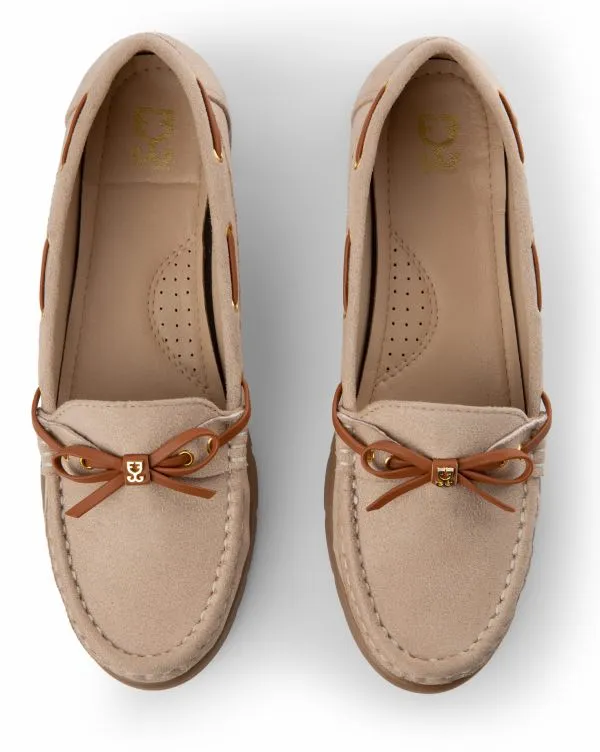 Strong Ties - Beige : Loafers